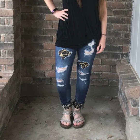 KanCan Denim - KanCan Distressed Jeans w/ Leopard Print 1/24